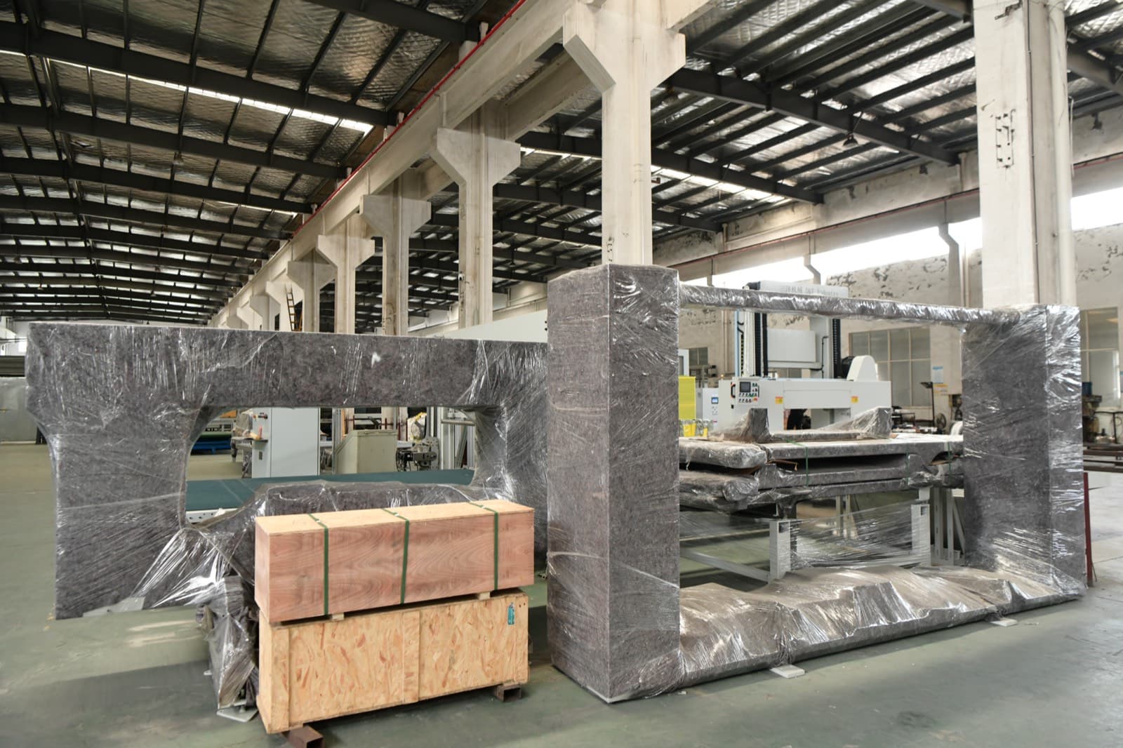 Machine finie emballée et mise en caisse, prête à l’expédition depuis une usine chinoise