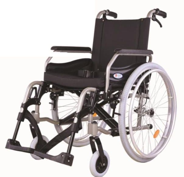 Aluminium self-propelled wheelchair with quick-release rear wheels