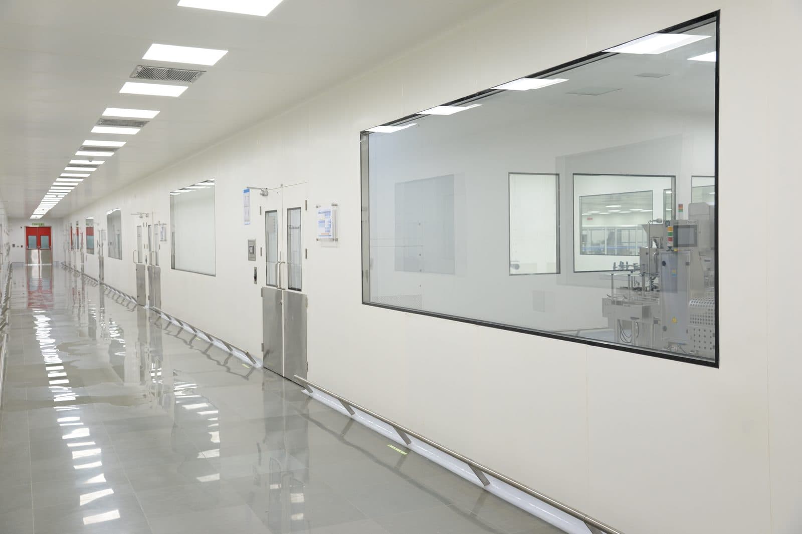 Pharmaceutical cleanroom facility, medical equipment manufacturing environment
